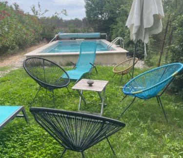 Vers-Pont-du-Gard House | STUDIO Havre de paix au pont du gard Piscine et Jacuzzi chez Valerie Payre