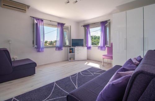 Stomorska Apartment | Studio house with view