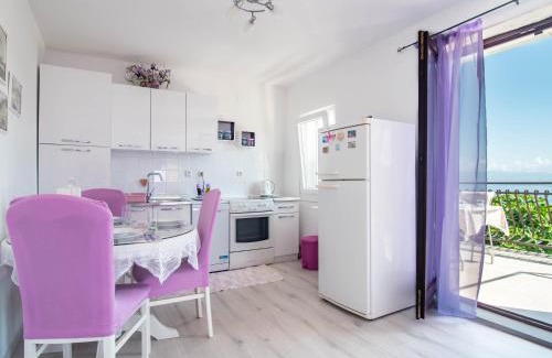 Stomorska Apartment | Studio house with view