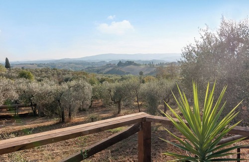 Gorgognano Apartment | Studio 'Il Piccolo Borgo - Con Vista' with Shared Pool, Wi-Fi and Air Conditioning