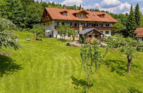 Spiegelau Apartment | Studio im obersten Stockwerk mit Balkon und wunderschöner Morgensonne