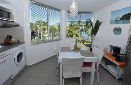 Pointe de la verdure Apartment | Studio in a calm & safe quarter with private beach and seaview