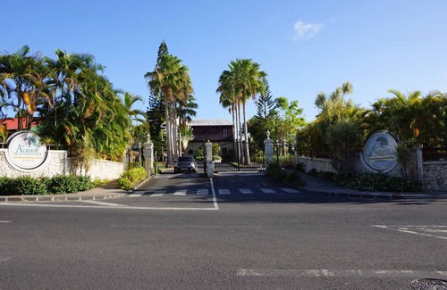 Pointe de la verdure Apartment | Studio in a calm & safe quarter with private beach and seaview