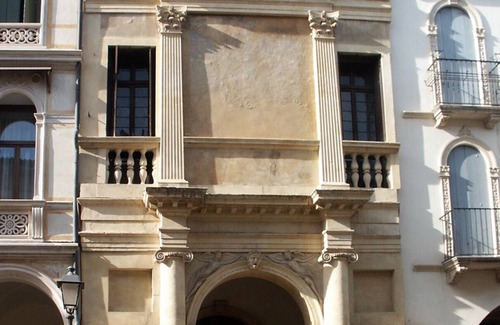 Vicenza Apartment | Studio in Casa Cogollo, called "House of Palladio" in the historic center of Vicenza: