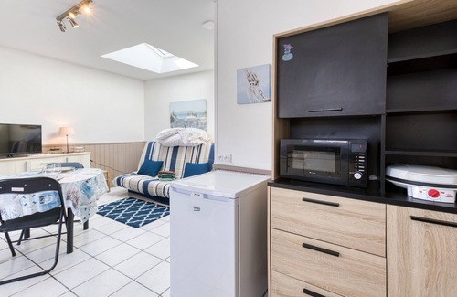Bourcefranc-le-Chapus Apartment | Studio in Bourcefranc-le-Chapus – Ideal Getaway for Two, Wi-Fi, Remote Work Space, Near Île d’Oléron