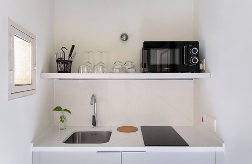 Cospicua Apartment | Studio in Historic House: Balcony, rooftop terrace