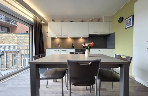 Middelkerke Apartment | Studio in Middelkerke near Sandy Beach