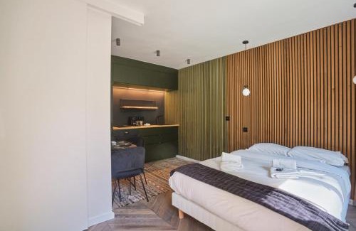 Neuilly-sur-Seine Apartment | Studio in Neuilly Porte Maillot by Studio prestige