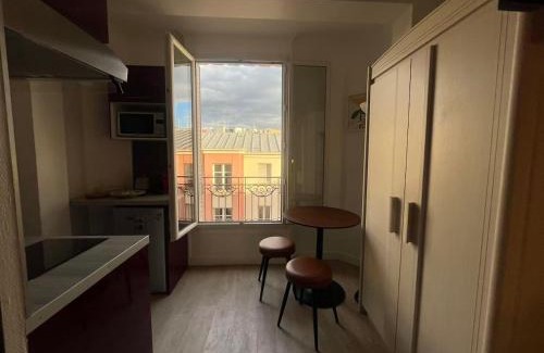 Quartier Saint-Ambroise Apartment | studio in Paris 11th