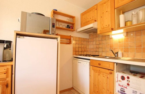 Saint-Chaffrey Apartment | Studio in Saint-Chaffrey with ski locker, optional garage - sleeps 4