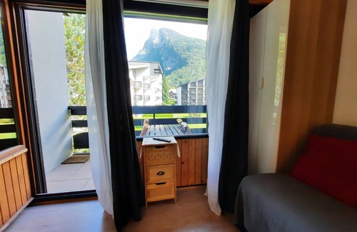 Samoens Apartment | Studio in the center of the pretty village of Samoëns with balcony
