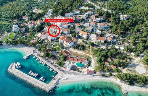 Blato Apartment | Studio in Zivogosce with wonderful sea view enclosed garden and WiFi 50 m from the beach