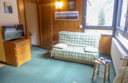 Chamonix City Centre Apartment | Studio L'Aiguille du Midi-9 by Interhome