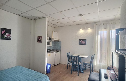 Lamalou-les-Bains Apartment | Studio Lamalou-les-Bains, 1 pièce, 2 personnes - FR-1-451-57