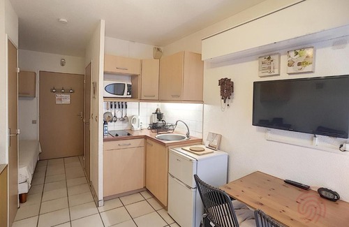 Lamalou-les-Bains Apartment | Studio Lamalou-les-Bains, 1 pièce, 2 personnes - FR-1-451-125