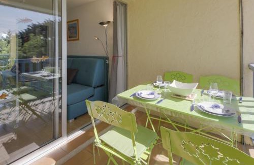 Bandol Apartment | Studio le Clos des Lavandes-1 by Interhome