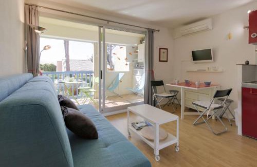 Bandol Apartment | Studio le Clos des Lavandes-1 by Interhome