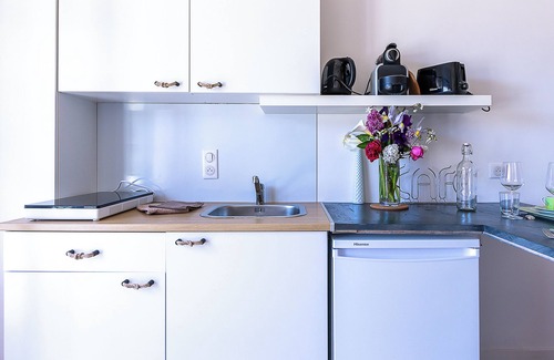 Le Fenouiller Apartment | Studio 'Le De Château Trompette' with Wi-Fi