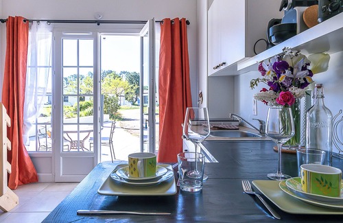 Le Fenouiller Apartment | Studio 'Le De Château Trompette' with Wi-Fi