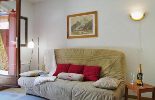Les Houches Apartment | Studio Les Chamois by Interhome