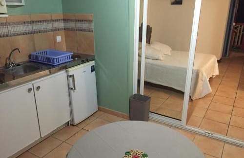Sainte-Anne Apartment | Studio les pieds dans l'eau