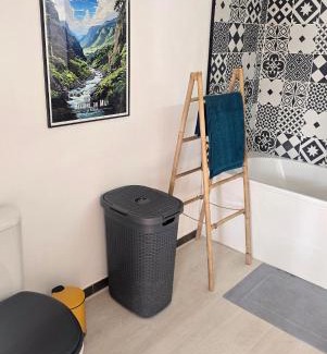 Saint-Denis Apartment | Studio lumineux Macadamia