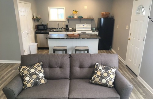 Pendleton House | Studio M easily walk to downtown Pendleton minutes from Noblesville and Fishers