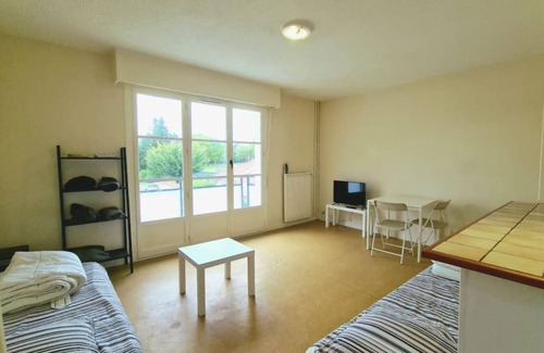 Trappes Apartment | studio. m. With 3 beds and private parking