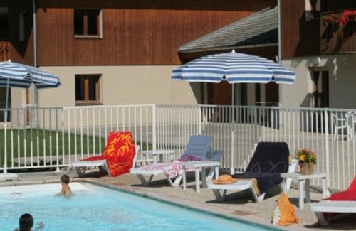 Samoens Apartment | Studio mansardé avec balcon, piscine et parking souterrain à Samoëns - FR-1-629-92