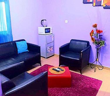 Douala Apartment | Studio Meublé Prestige avec WiFi et Forage