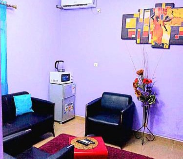 Douala Apartment | Studio Meublé Prestige avec WiFi et Forage