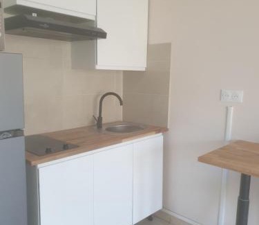Noisy-le-Sec Apartment | Studio meublé proche Métro JO24