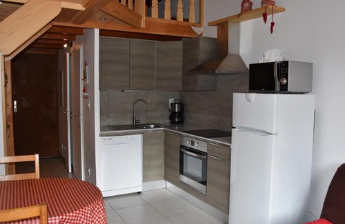 Champagny-en-Vanoise Apartment | Studio mezzanine, terrasse sud, proche commerces et télécabine à Champagny-en-Vanoise - FR-1-464-17