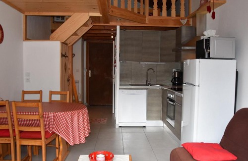 Champagny-en-Vanoise Apartment | Studio mezzanine, terrasse sud, proche commerces et télécabine à Champagny-en-Vanoise - FR-1-464-17