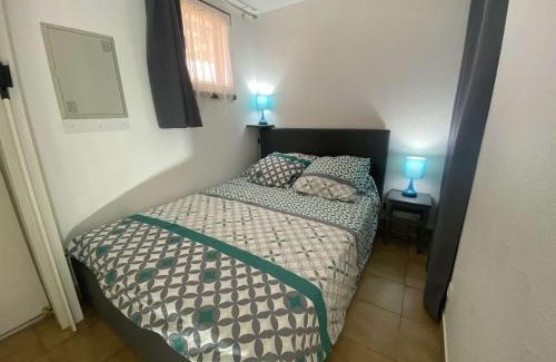 Sainte-Maxime City Centre Apartment | Studio mezzanine à 50m de la plage, 5 couchages, parking - FR-1-226-490