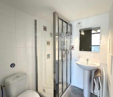Les Poulettes Apartment | Studio mezzanine proche métro A