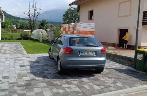 Bled Apartment | Studio Mici se nahaja na lepi lokaciji blizu jezera in centra Bleda