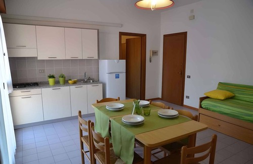 Bibione Apartment | Studio mit Klimaanlage und Balkon