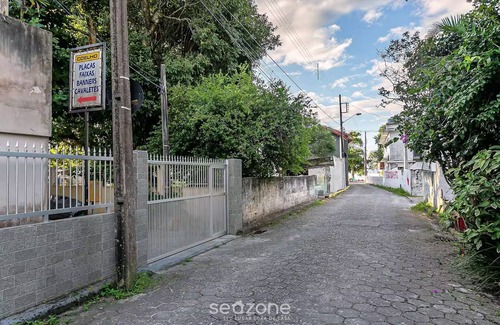 Lagoa da Conceicao Apartment | Studio Near Lagoa da Conceicao BDR