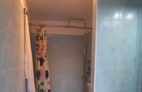 Precotto Apartment | Studio near the metro - WIFI vodafone, 1 GIGA, one thousand mega per second