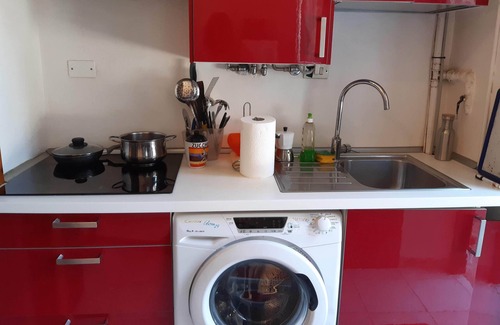 Precotto Apartment | Studio near the metro - WIFI vodafone, 1 GIGA, one thousand mega per second
