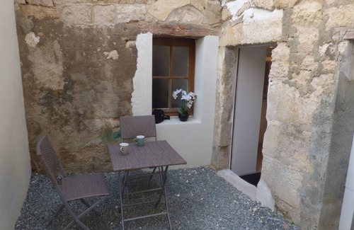 Fontenay-le-Comte House | Studio Neuf Avec Courette Privative