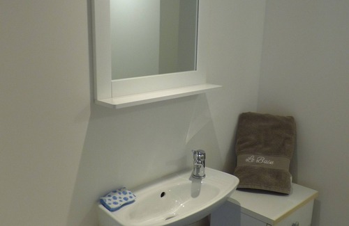 Fontenay-le-Comte House | Studio Neuf Avec Courette Privative