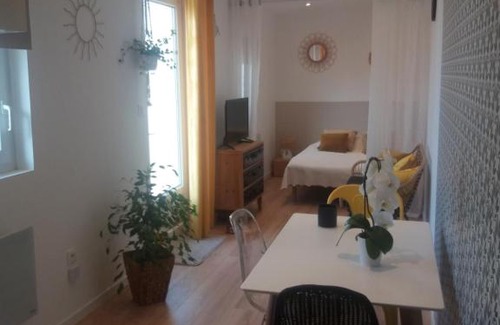 Mesnil-Val-Plage Apartment | Studio neuf dans propriété au bord de la mer