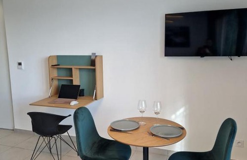 Parilly Apartment | Studio neuf Idéalement situé Ikea