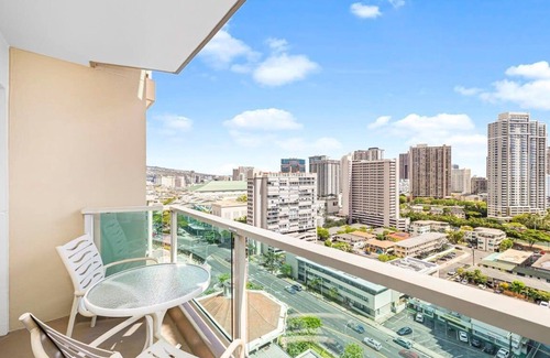 Ala Moana Condo | Studio Ocean View & Balcony 1118
