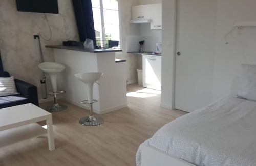 Chateauneuf-du-Pape Apartment | Studio of 30m2 with swimming pool