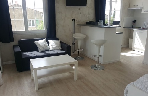 Chateauneuf-du-Pape Apartment | Studio of 30m2 with swimming pool