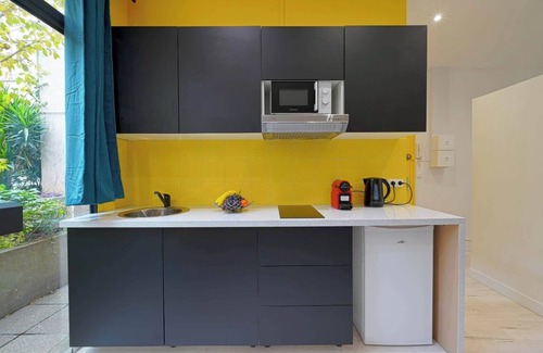Epinettes Apartment | Studio on 17th Near Montmartre