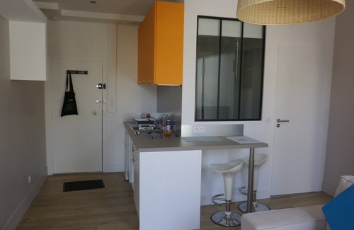Vannes Apartment | Studio on the port of Vannes for 2 people - self-contained arrival. Free WiFi